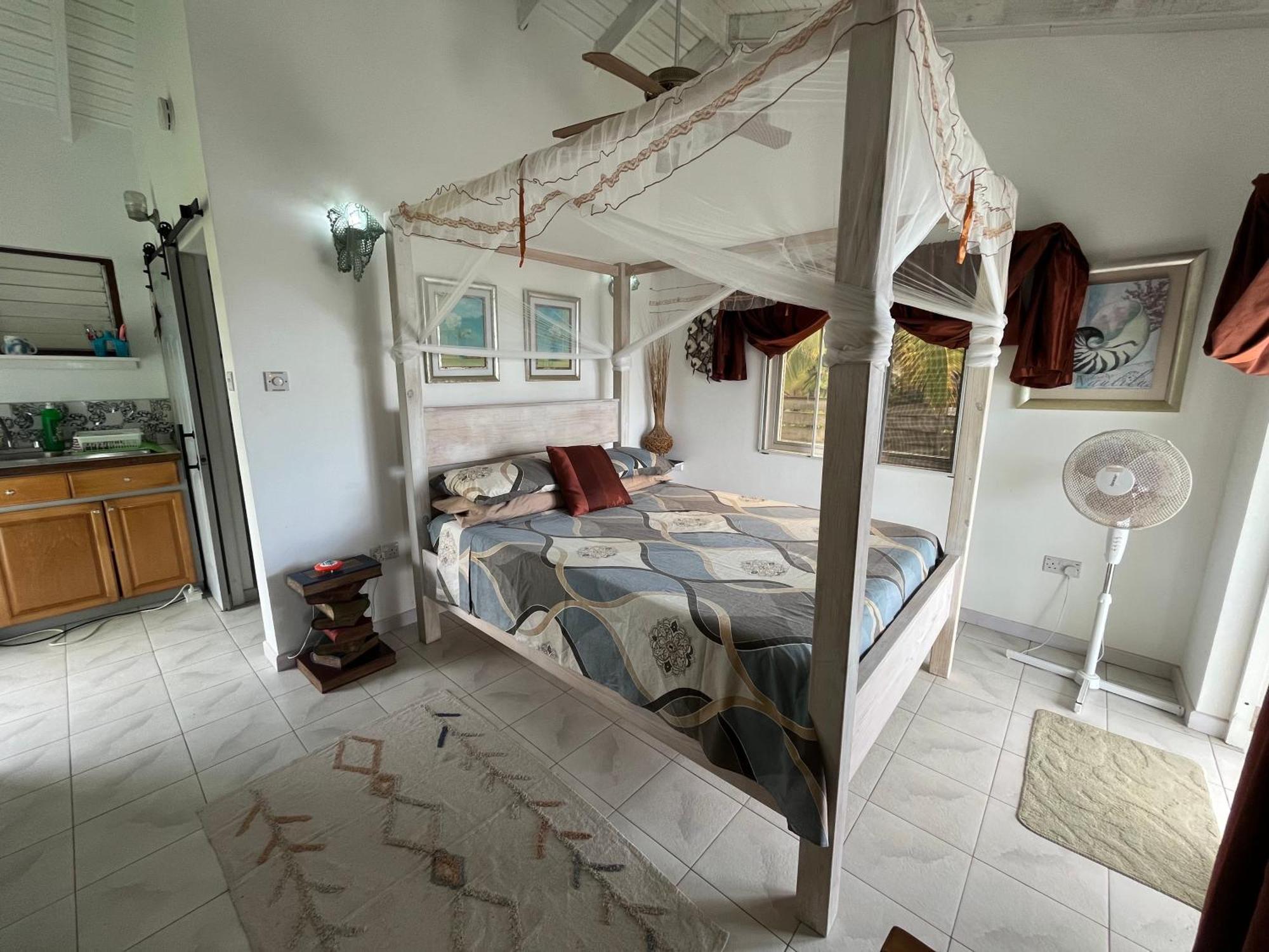 Waves Villa Guesthouse Кингстаун Экстерьер фото