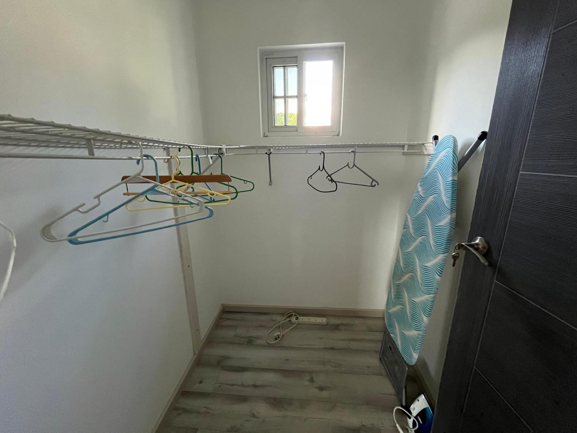 Waves Villa Guesthouse Кингстаун Экстерьер фото