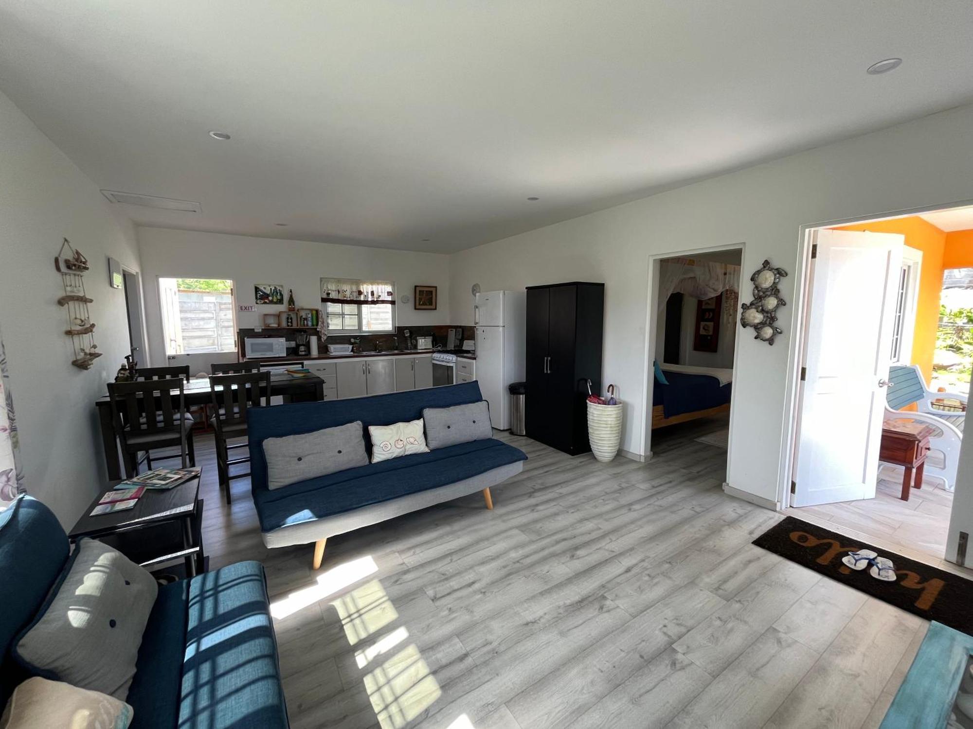 Waves Villa Guesthouse Кингстаун Экстерьер фото