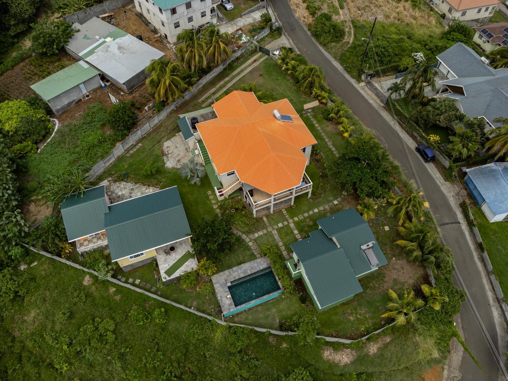 Waves Villa Guesthouse Кингстаун Экстерьер фото