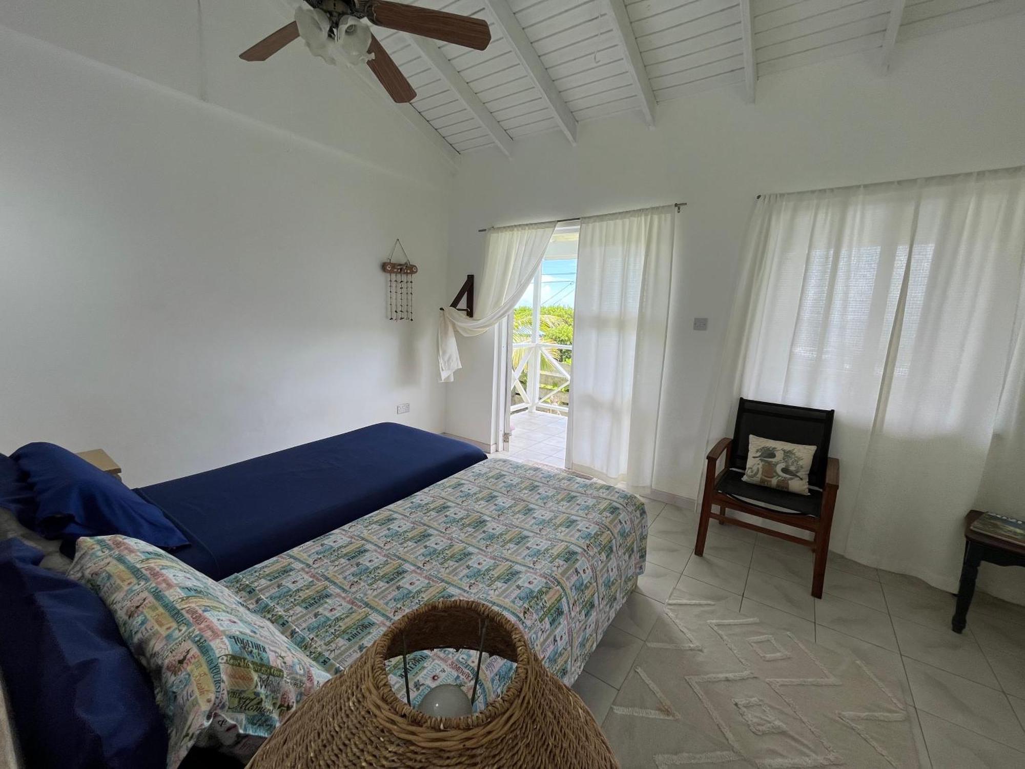 Waves Villa Guesthouse Кингстаун Экстерьер фото